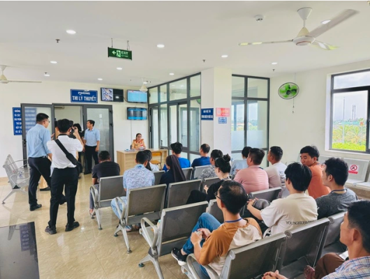Nhiều thí sinh cho rằng không nên quá lo lắng câu điểm liệt trong bài thi lý thuyết sát hạch lái xe