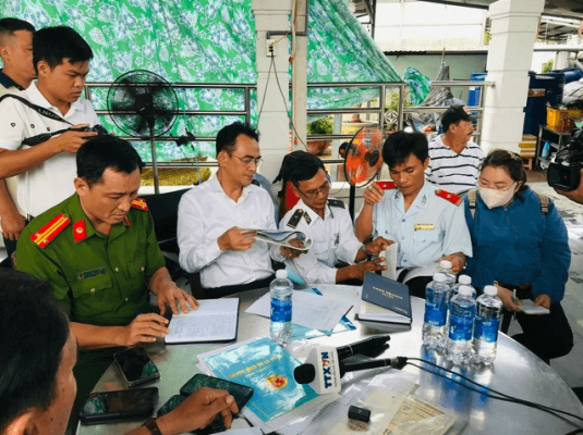 Đoàn kiểm tra của Sở NN-MT Hậu Giang kiểm tra đột xuất 2 cơ sở giết mổ gia súc trên địa bàn gia công cho Công ty C.P vào ngày 2.6