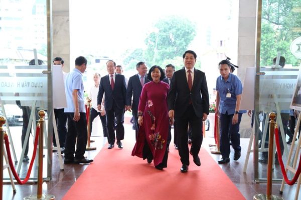 Ủy viên Bộ Chính trị, Chủ tịch nước Lương Cường tới dự lễ công bố sắp xếp đơn vị hành chính tại Hà Nội