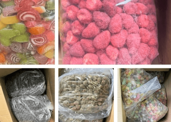 Hơn 1,6 tấn hàng hóa gồm nhiều loại bánh kẹo, mứt, trái cây, rau củ sấy khô không rõ nguồn gốc xuất xứ tại cơ sở kinh doanh M.D ở TT.Liên Nghĩa (Đức Trọng)