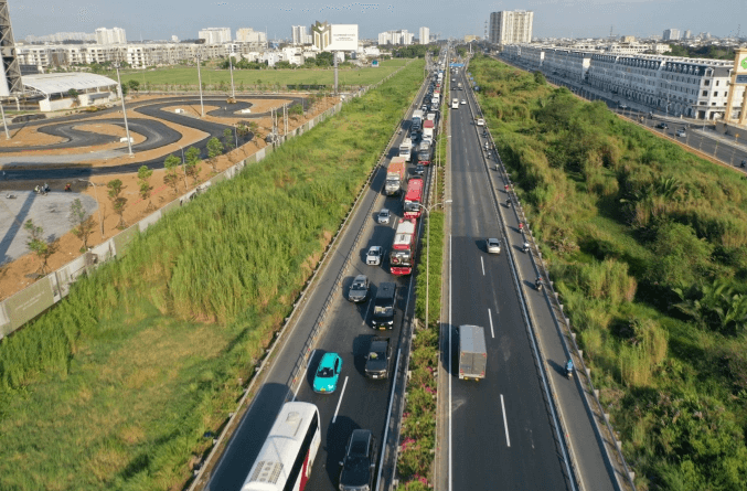 Cao tốc TP HCM - Long Thành đoạn gần nút giao An Phú, TP Thủ Đức. Ảnh: Quỳnh Trần